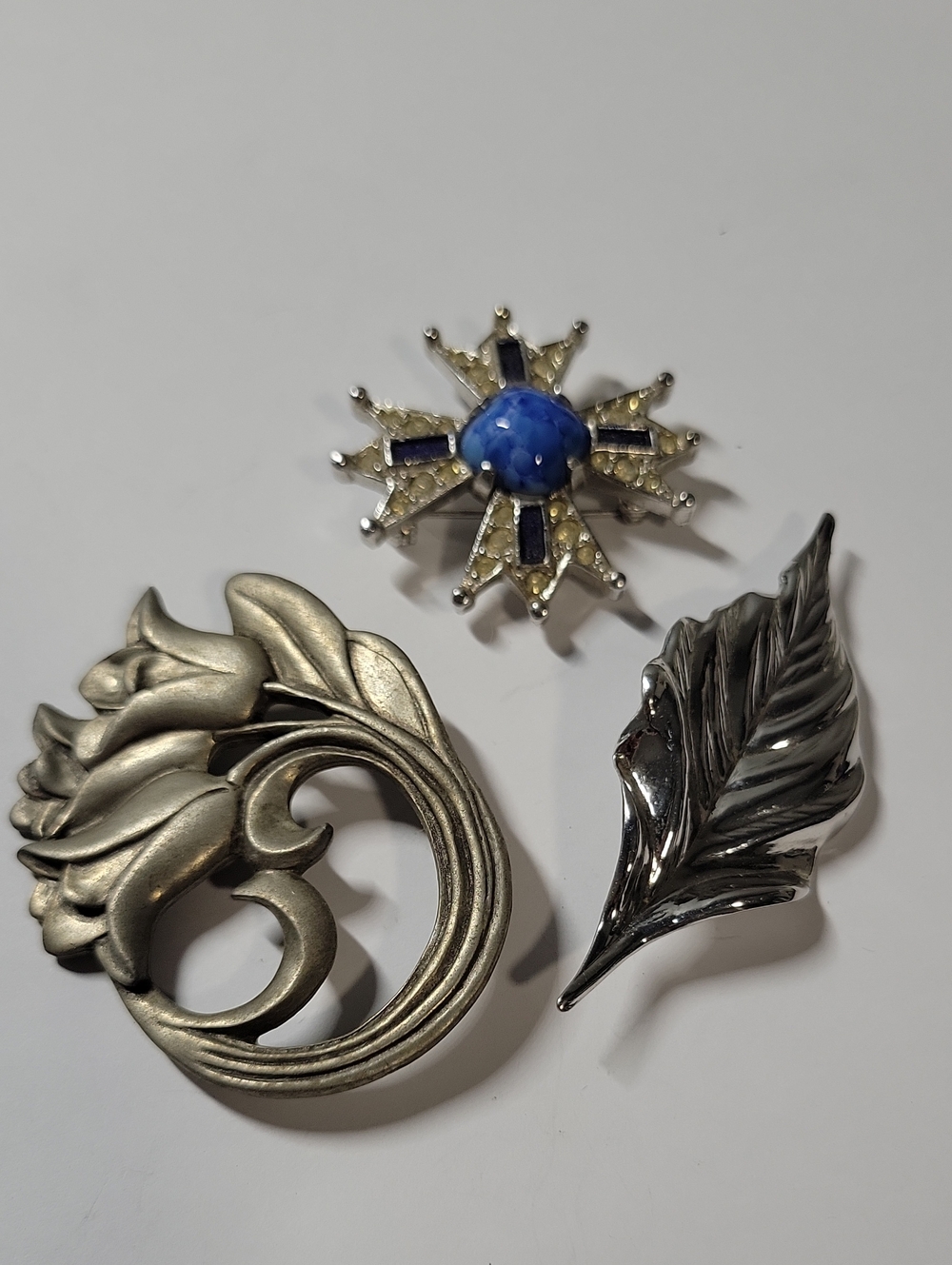 Vintage Womens Brooch Lot